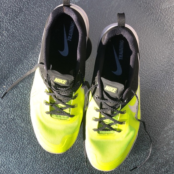 Nike Metcon 1 Volt Platinum - Picture 9 of 15